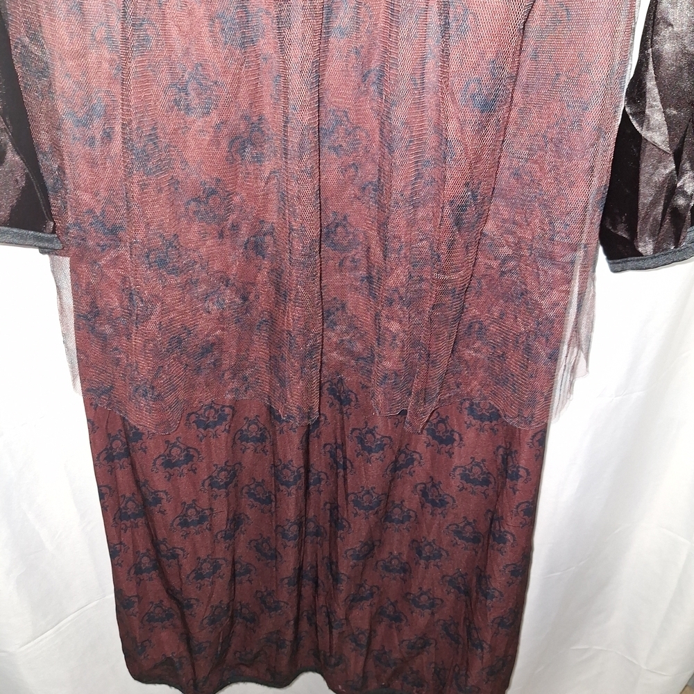Elegant Black and Red Women's Halloween Vampire Dress - Picture 8 of 10